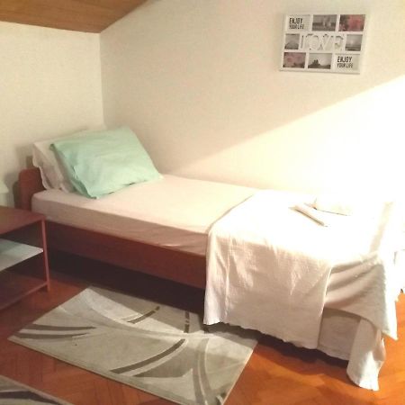 Apartmani Ruzmarin - Seget Donji, โตรกีร์ ภายนอก รูปภาพ
