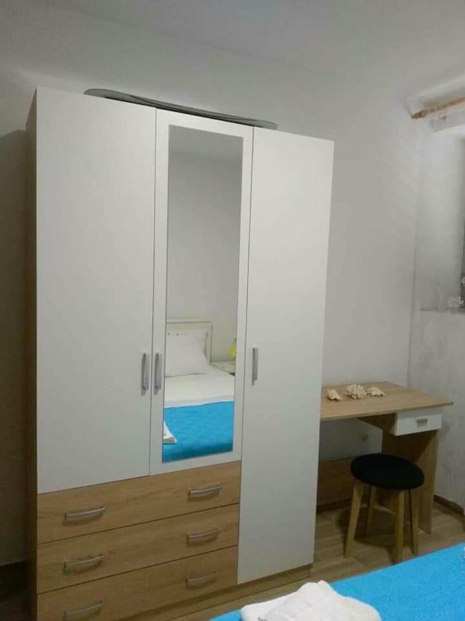 Apartmani Ruzmarin - Seget Donji, โตรกีร์ ภายนอก รูปภาพ