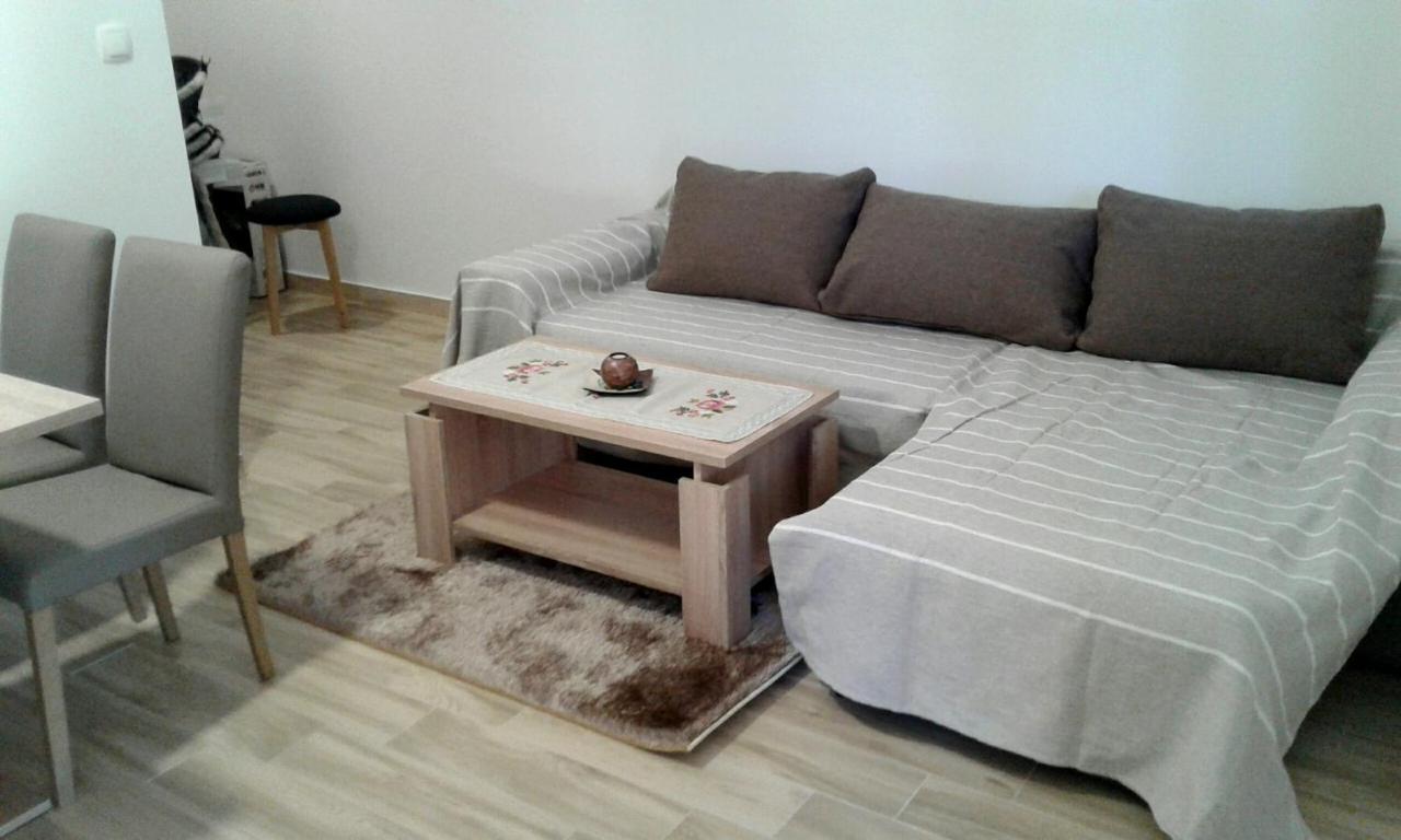 Apartmani Ruzmarin - Seget Donji, โตรกีร์ ภายนอก รูปภาพ