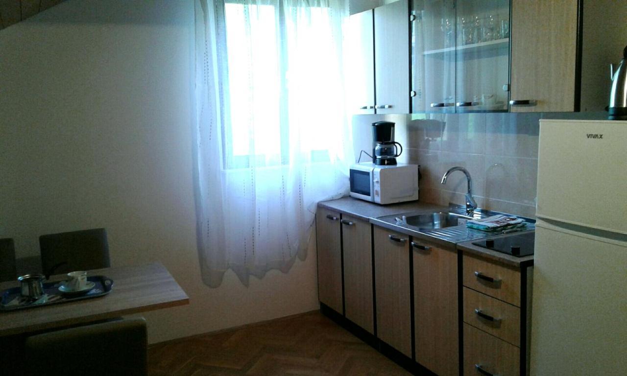 Apartmani Ruzmarin - Seget Donji, โตรกีร์ ภายนอก รูปภาพ