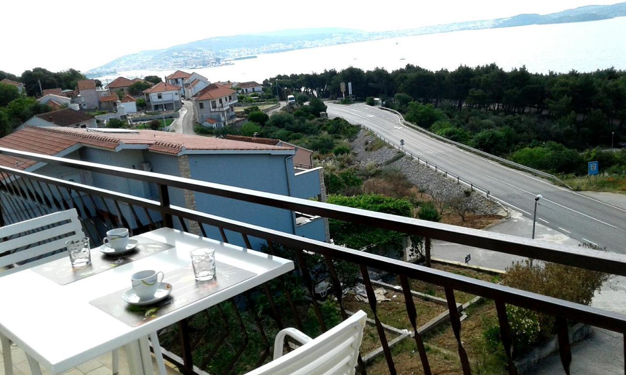 Apartmani Ruzmarin - Seget Donji, โตรกีร์ ภายนอก รูปภาพ