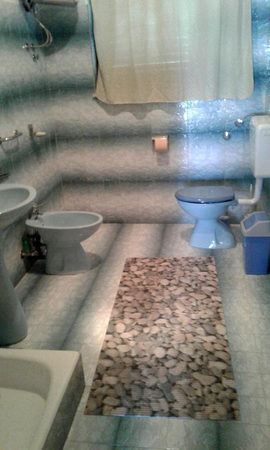 Apartmani Ruzmarin - Seget Donji, โตรกีร์ ภายนอก รูปภาพ