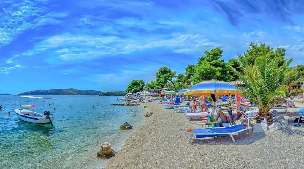 Apartmani Ruzmarin - Seget Donji, โตรกีร์ ภายนอก รูปภาพ