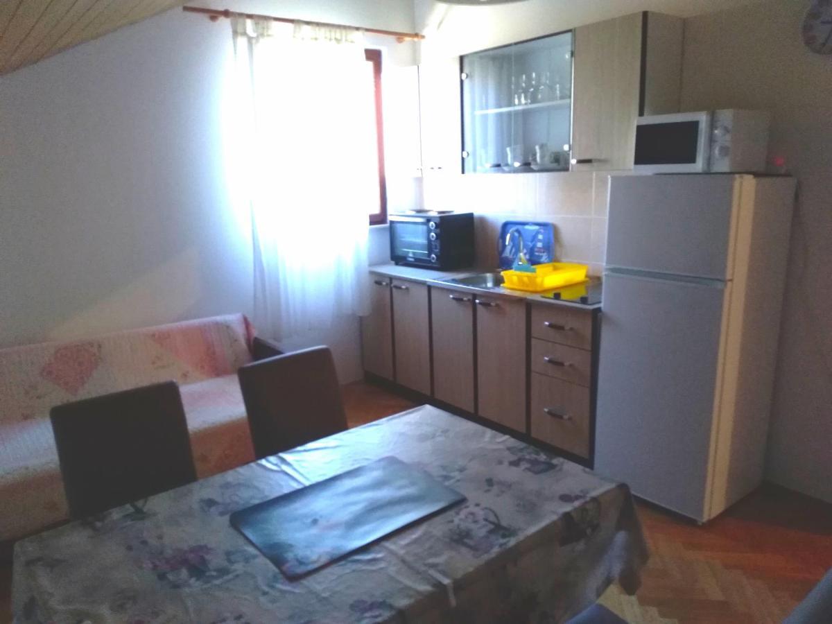 Apartmani Ruzmarin - Seget Donji, โตรกีร์ ภายนอก รูปภาพ