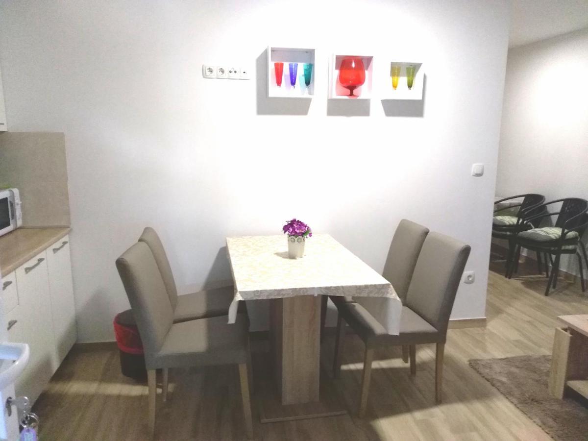 Apartmani Ruzmarin - Seget Donji, โตรกีร์ ภายนอก รูปภาพ
