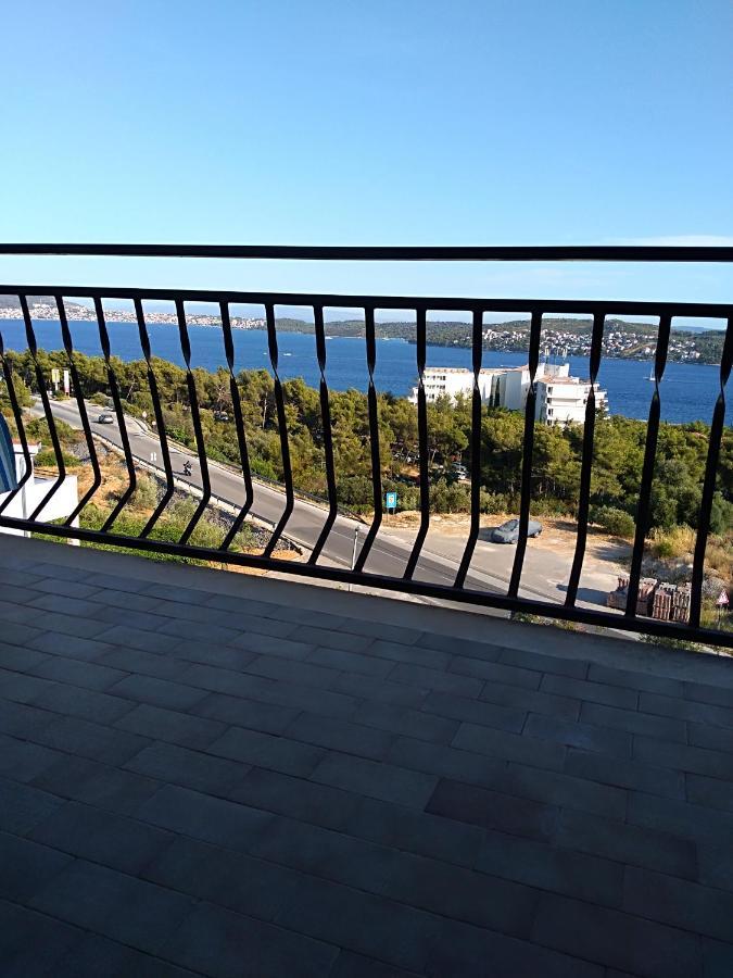 Apartmani Ruzmarin - Seget Donji, โตรกีร์ ภายนอก รูปภาพ
